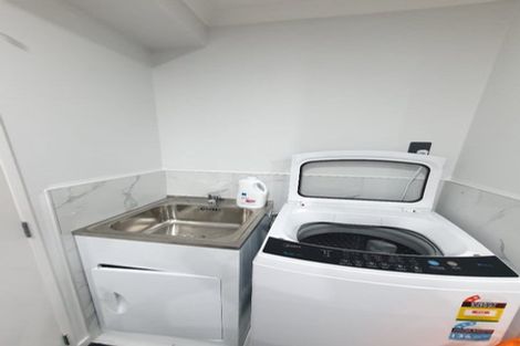 Photo of property in 425d Great South Road, Opaheke, 2113