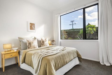 Photo of property in 14 Fordham Street, Beach Haven, Auckland, 0626