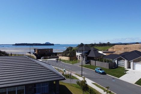 Photo of property in 41 Lakeside Terrace, Omokoroa, 3114