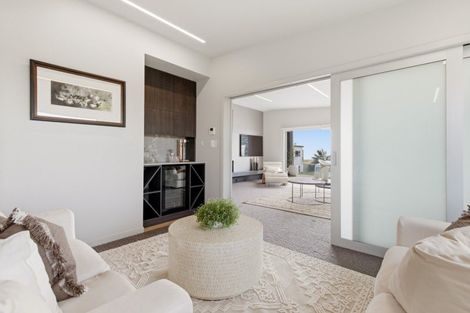 Photo of property in 1025 Papamoa Beach Road, Papamoa Beach, 3118