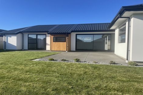 Photo of property in 92 Petries Road, Woodend, 7610