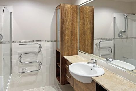 Photo of property in 5/29 Third Avenue, Tauranga, 3110