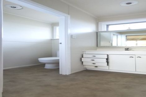 Photo of property in 14 Freyberg Place, Howick, Auckland, 2014