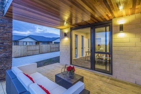 Photo of property in 8 Judith Anne Drive, Pukekohe, 2120