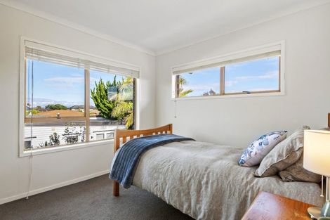 Photo of property in 33 Eversleigh Road, Belmont, Auckland, 0622