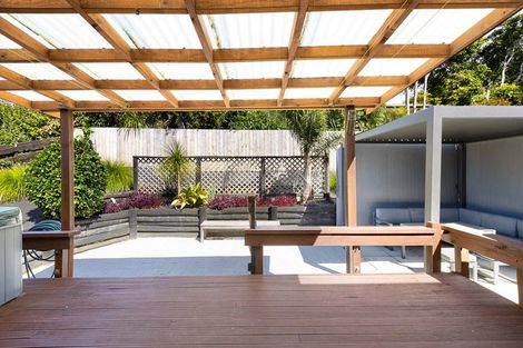 Photo of property in 20 Sandiacre Way, Browns Bay, Auckland, 0630