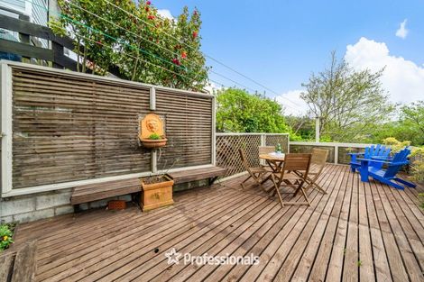 Photo of property in 6 Cassis Place, Crofton Downs, Wellington, 6035