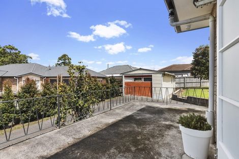 Photo of property in 25 Essex Street, Te Atatu South, Auckland, 0610