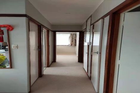 Photo of property in 15 Beverly Place, New Lynn, Auckland, 0600
