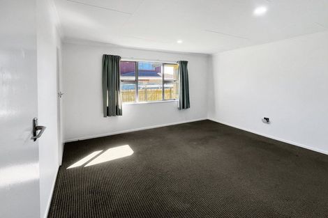 Photo of property in 11 Colonial Place, Kelvin Grove, Palmerston North, 4414