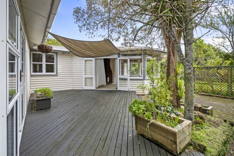 Photo of property in 393 Aokautere Drive, Aokautere, Palmerston North, 4471