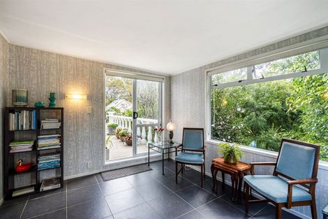 Photo of property in 1/6 Mahuta Grove, Northcote, Auckland, 0627
