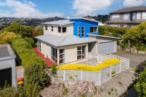 Photo of property in 42 Waverton Terrace, Churton Park, Wellington, 6037