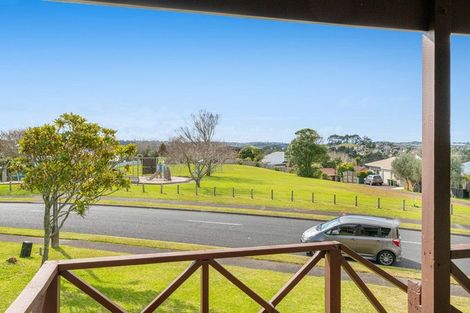 Photo of property in 24 Bronzewing Terrace, Unsworth Heights, Auckland, 0632