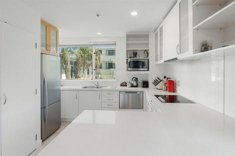 Photo of property in 2/12 Maunganui Road, Mount Maunganui, 3116