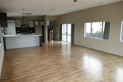 Photo of property in 455 Old Te Atatu Road, Te Atatu Peninsula, Auckland, 0610