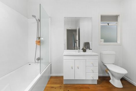 Photo of property in 25 Coroglen Avenue, Birkenhead, Auckland, 0626