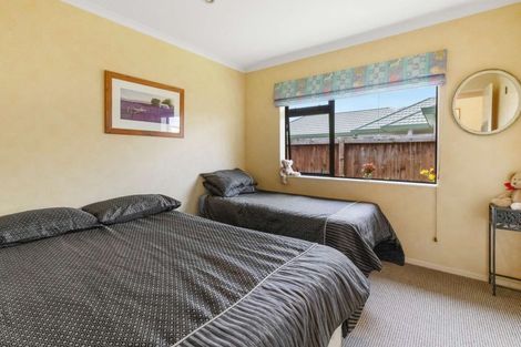 Photo of property in 13 Chesterfield Place, Rototuna, Hamilton, 3210