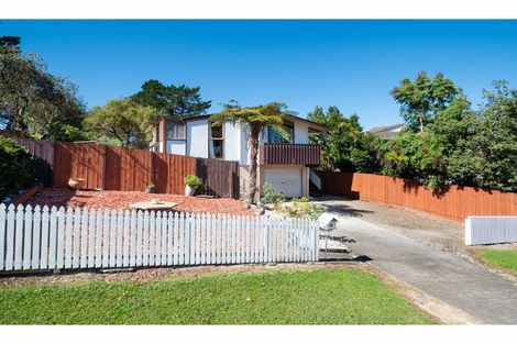 Photo of property in 60 Glenbervie Crescent, Massey, Auckland, 0614