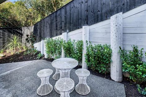 Photo of property in 17 Ara Toutouwai, Karori, Wellington, 6012