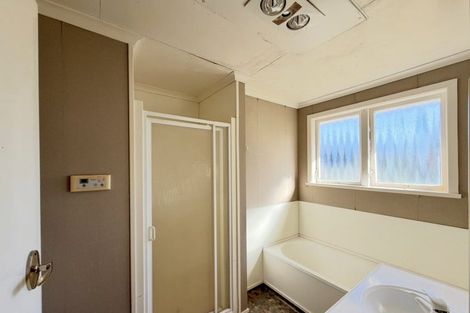 Photo of property in 4 Parkland Crescent, Terrace End, Palmerston North, 4410