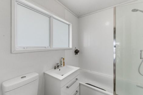 Photo of property in 9 Waiheke Street, Waikanae Beach, Waikanae, 5036