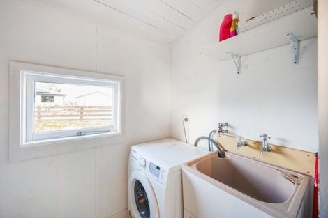 Photo of property in 8 Knorp Street, Halcombe, Feilding, 4779