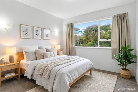 Photo of property in Grafon Court Flats, 5/53 Grafton Road, Roseneath, Wellington, 6011