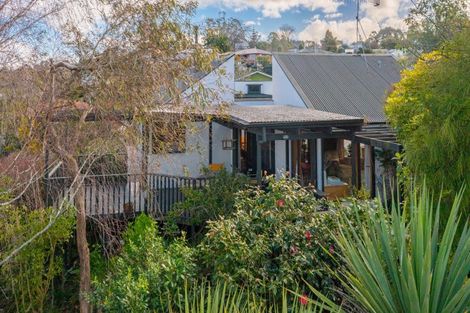 Photo of property in 17 Domain Road, Waipawa, 4210