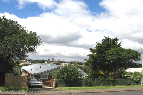 Photo of property in 2/1 Rangitoto Terrace, Milford, Auckland, 0620