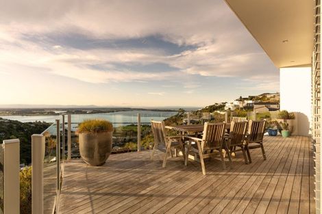 Photo of property in 1 Saint Remy Lane, Redcliffs, Christchurch, 8081