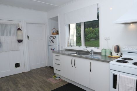 Photo of property in 61 Tutere Street, Waikanae Beach, Waikanae, 5036