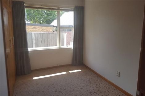 Photo of property in 98 Crofton Road, Harewood, Christchurch, 8051
