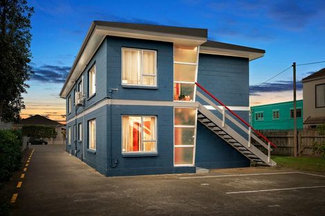 Photo of property in 3/218 Onepu Road, Lyall Bay, Wellington, 6022