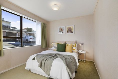 Photo of property in 4f5 Stewart Drive, Newlands, Wellington, 6037