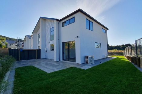 Photo of property in 1 Koreke Close, Kenepuru, Porirua, 5022
