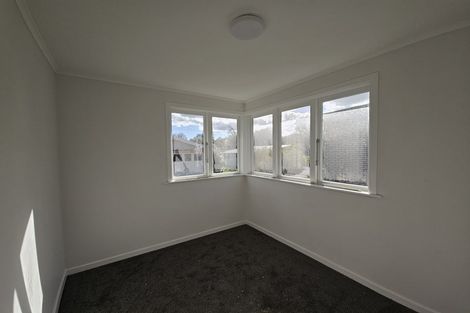 Photo of property in 4 Peachgrove Road, Te Atatu Peninsula, Auckland, 0610