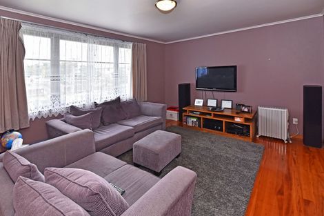 Photo of property in 16 Claymore Street, Manurewa, Auckland, 2102