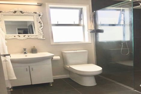 Photo of property in 43a Shanaway Rise, Hillcrest, Auckland, 0627