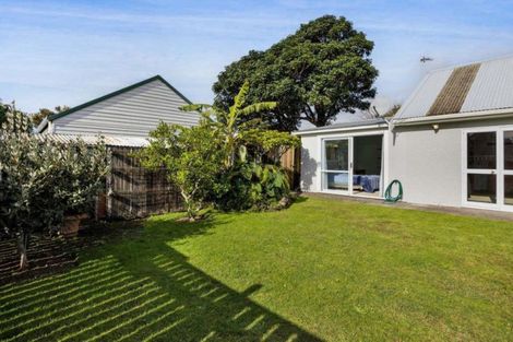 Photo of property in 16 Plympton Street, Brooklands, New Plymouth, 4310