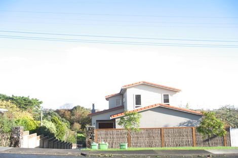 Photo of property in 112 Mellons Bay Road, Mellons Bay, Auckland, 2014