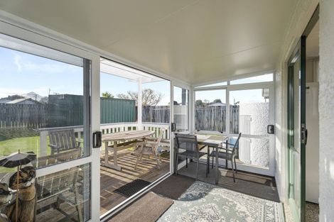 Photo of property in 17 Tasman Street, Opunake, 4616