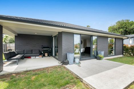 Photo of property in 3 St Julia Court, Helensville, 0800