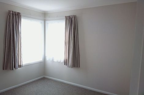 Photo of property in 1/43 Edgecombe Street, Newlands, Wellington, 6037