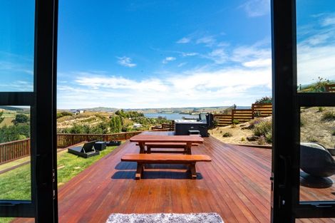 Photo of property in 17 Kingsgate Lane, Waihola, Milton, 9073