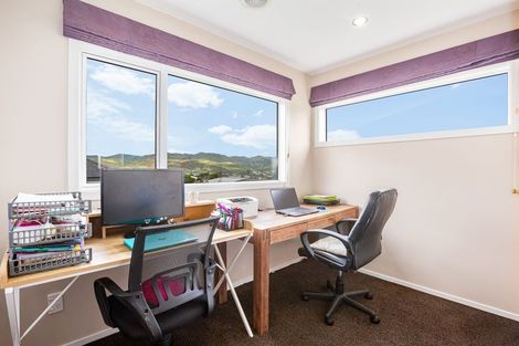 Photo of property in 72 Aotea Drive, Aotea, Porirua, 5024