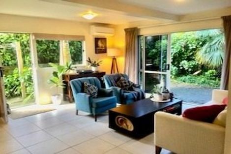 Photo of property in 4a/3 Corrella Road, Belmont, Auckland, 0622