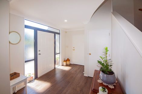 Photo of property in 17 Amesbury Drive, Churton Park, Wellington, 6037