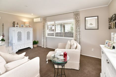 Photo of property in 2a Melia Place, Stanmore Bay, Whangaparaoa, 0932