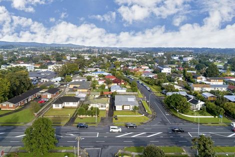 Photo of property in 30 Lincoln Road, Henderson, Auckland, 0610